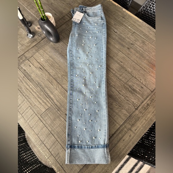 BNWT Vero Moda Straight Leg Pearl Embellished Jean, size 28. - Picture 6 of 14